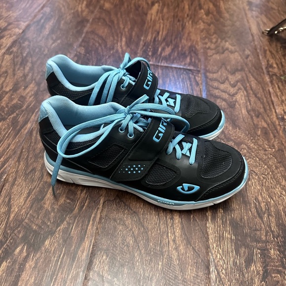 Giro WHYND Women's Cycling Shoes Black/White/Milky Blue size 6.5 - Picture 1 of 6